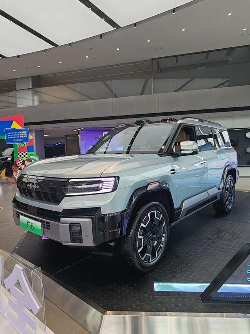 重庆281比亚迪方程豹硬派越野的爆款，英菲尼迪35周年与你共成长